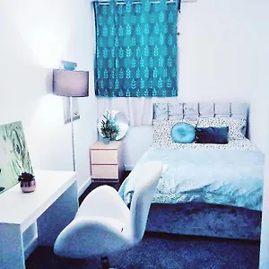 Cosy Double Close To University Of Bradford And City Centre Guest house
