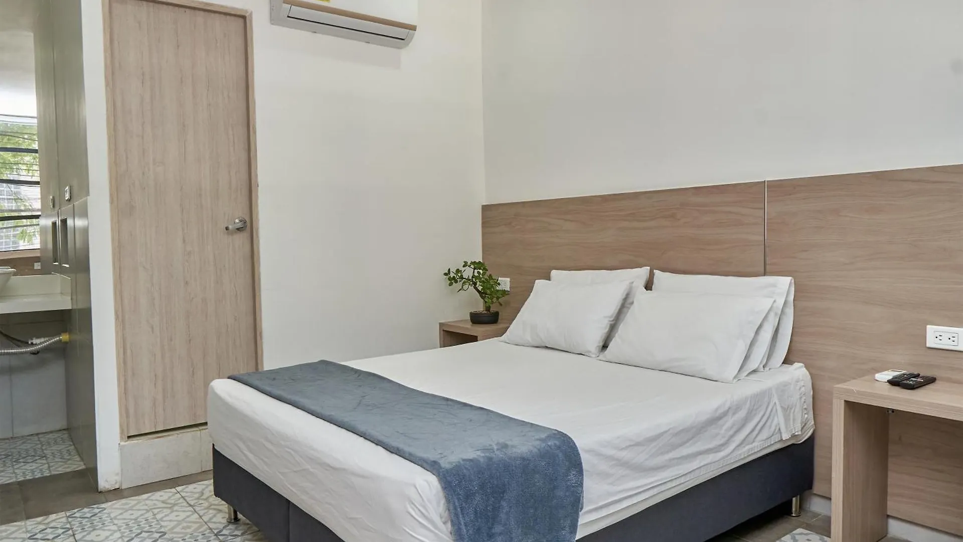 Stanza Hotel Medellín 3*,
